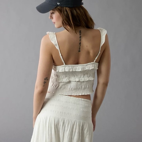 American Eagle AE Smocked Ruffle Crop Tank Top in White. NWT. Women’s Small - Picture 2 of 14